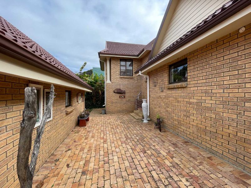 Green Lawns, Spacious Living & Golf Estate Lifestyle in Groot Brakrivier - Photo 5