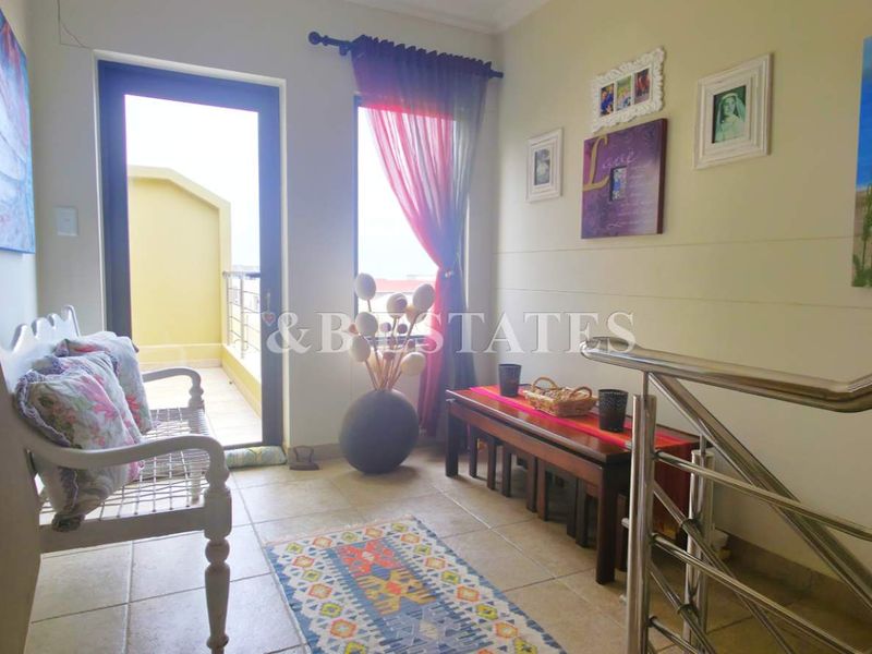 Luxury 3-Storey Townhouse - Photo 5