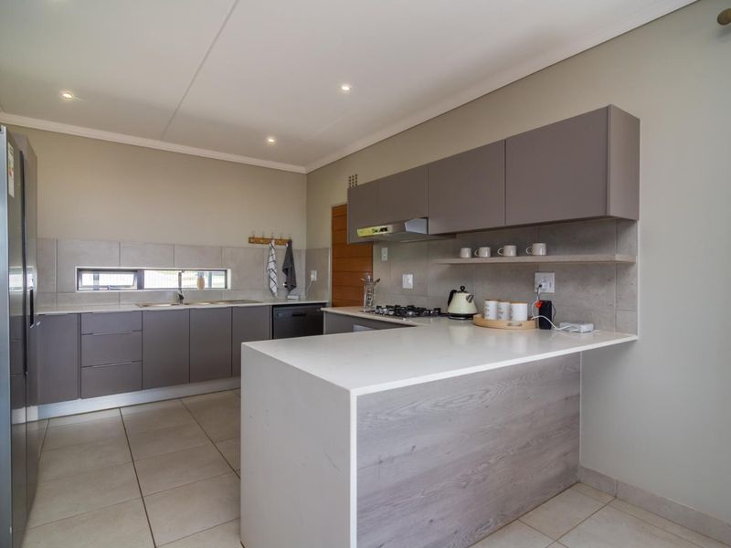 Brand-New 127m2 3-bedroom duplex for sale in Lion Pride Lifestyle Estate - Photo 5
