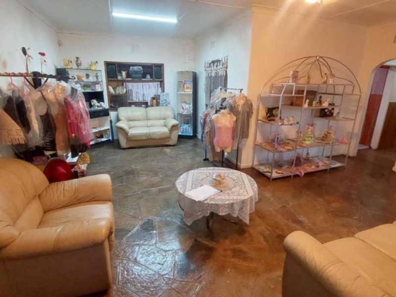 Charming 3-Bedroom Family Home for Sale in Dinwiddie, Germiston - Photo 5