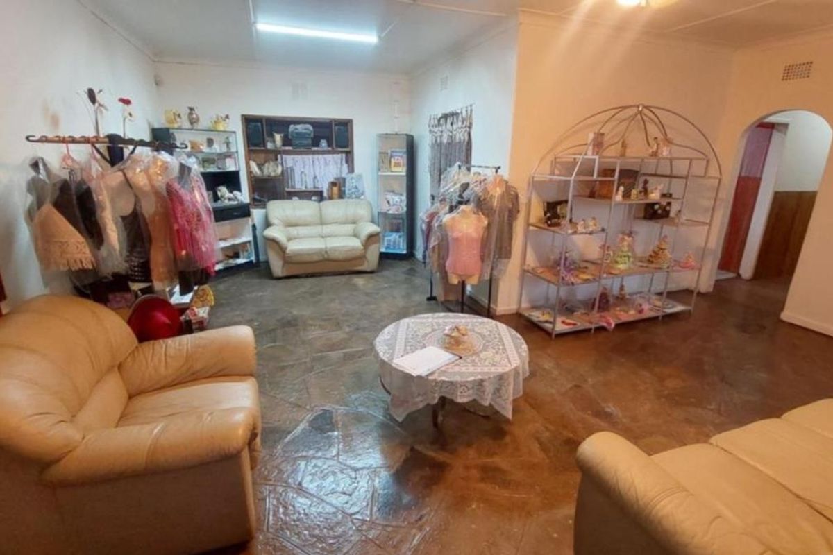 Charming 3-Bedroom Family Home for Sale in Dinwiddie, Germiston - Photo 5