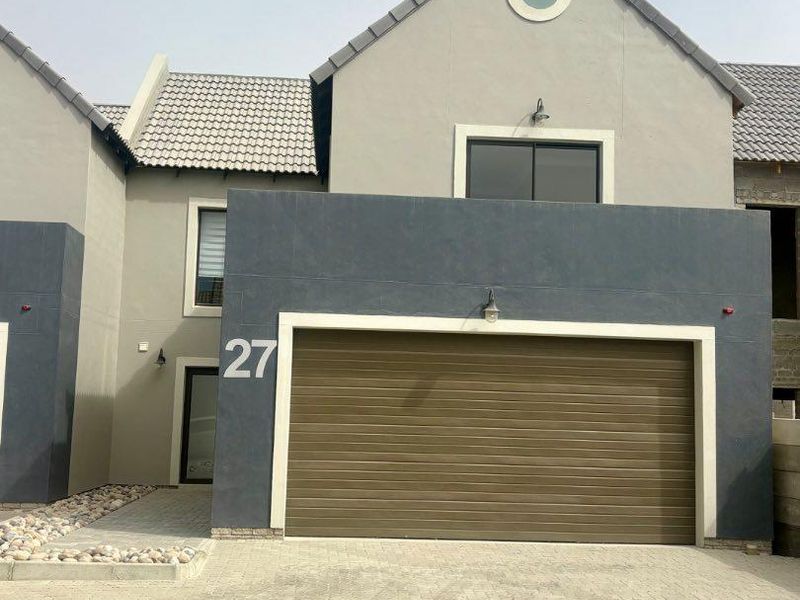 3 Bedrooms Townhouse For Sale in Ocean View - Photo 1