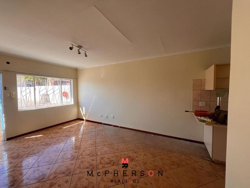 2 Bedroom Townhouse For Sale - Photo 3