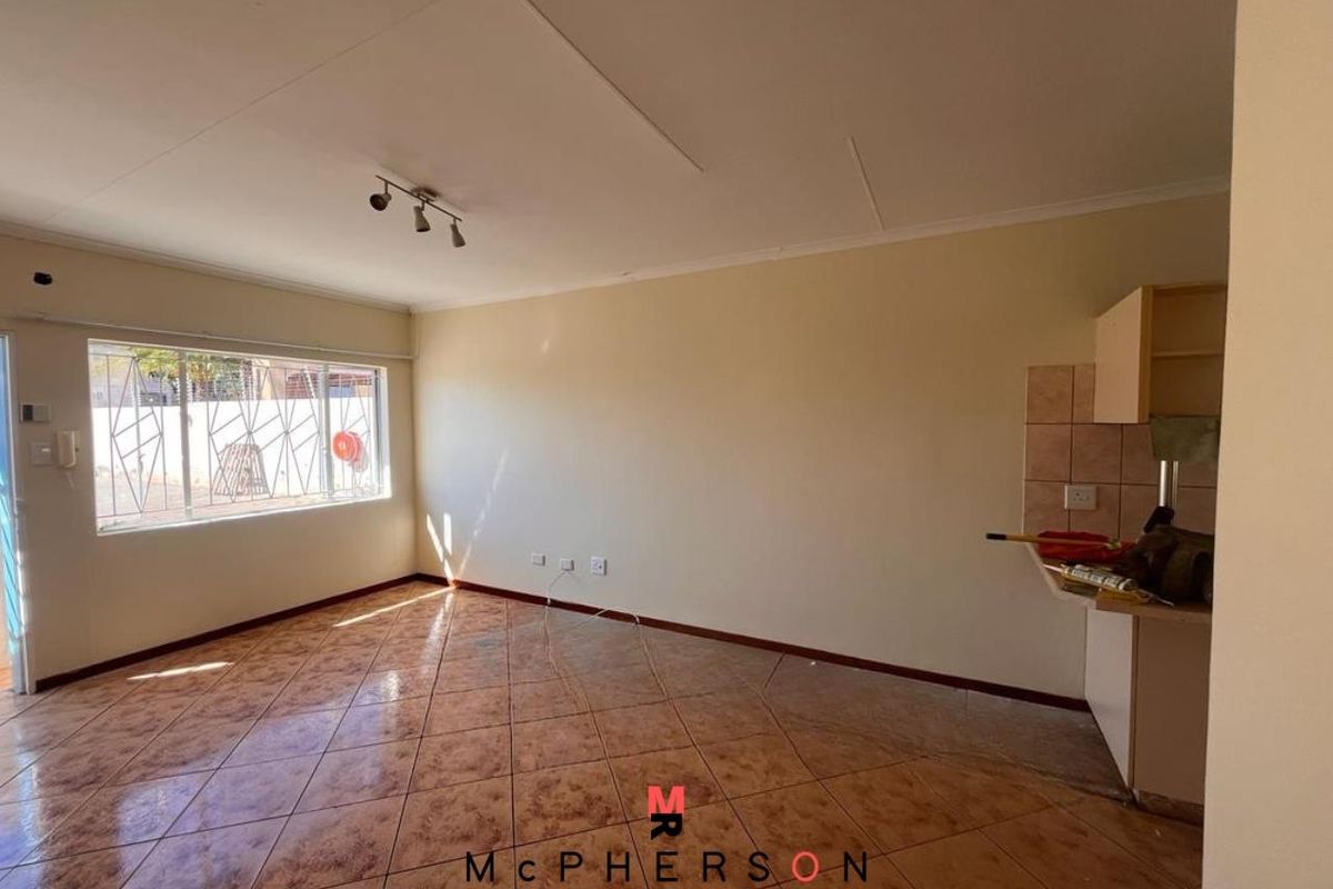 2 Bedroom Townhouse For Sale - Photo 3