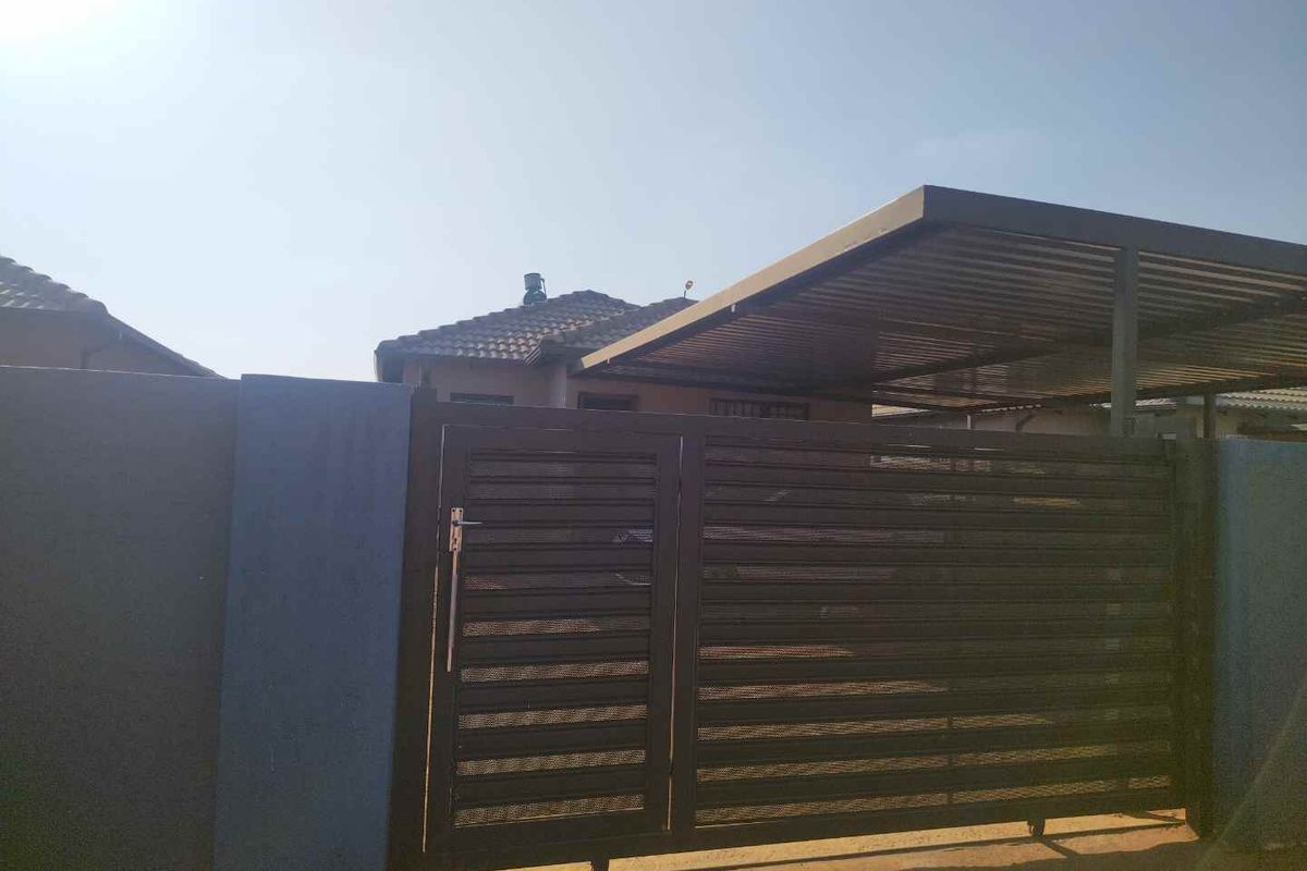 3 bedrooms house for sale in Soshanguve VV - Photo 5