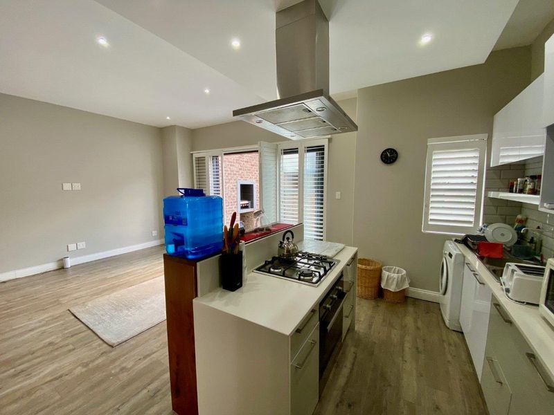 Modern Two-Bedroom Townhouse in Leafy Brooklyn – Quality Living in Gables on Marais - Photo 7