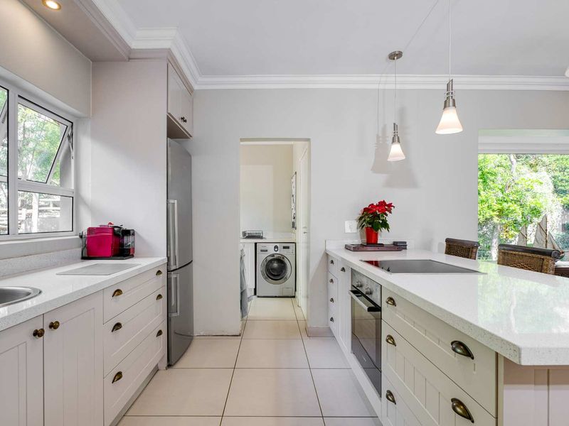 4 EN-SUITE BEDROOM HOME IN FOURWAYS GARDENS RESIDENTIAL ESTATE - Photo 6