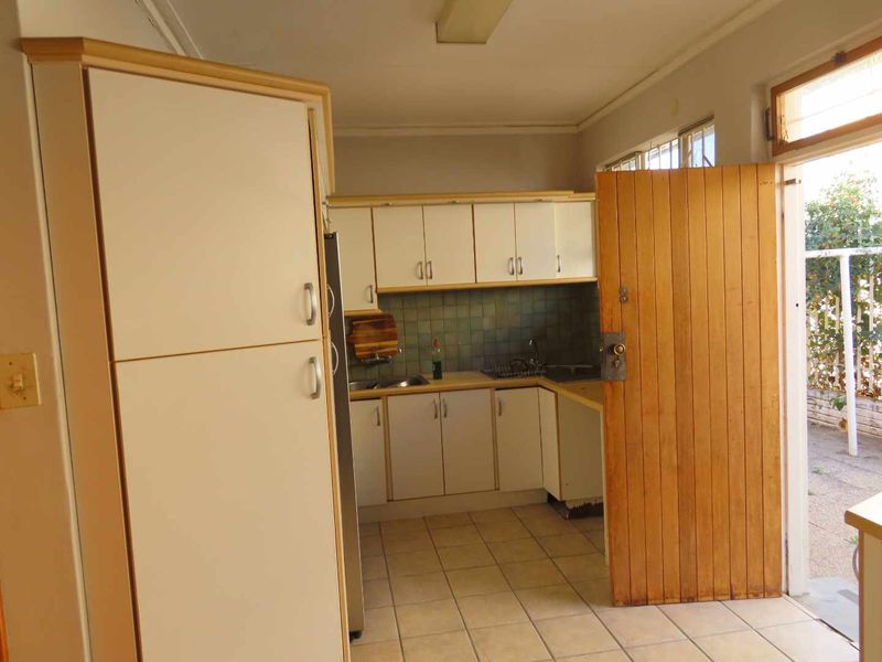 In the heart of Klein Windhoek but needing attention - Photo 9