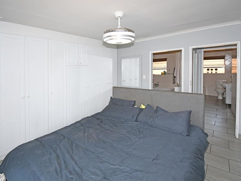 SECURE CLUSTER NEAR SCHOOLS!!! - Photo 6