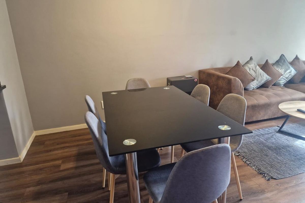 Immaculate top floor 3 bedroom apartment allows air bnb - Photo 5