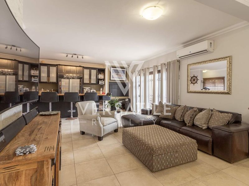 Townhouse For Sale - Photo 9