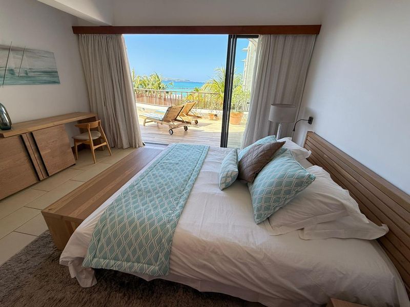 Beachfront Luxury Living with Panoramic Ocean Views - Photo 10