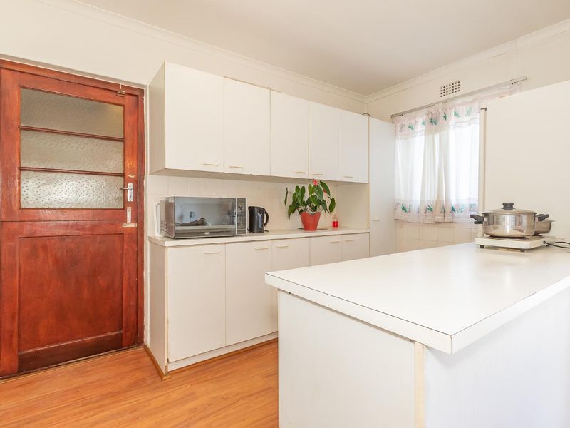 Secure & Serene – A Hidden Gem in Sought-After Lakeside Village - Photo 8