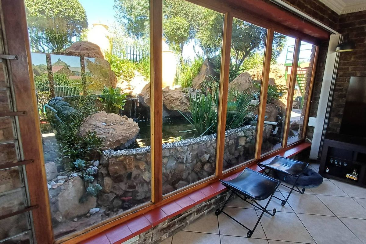 Large family home - Photo 5