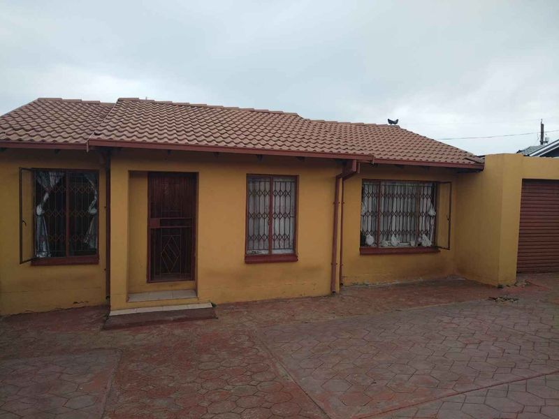 3 bedrooms house for sale in Soshanguve BB - Photo 4