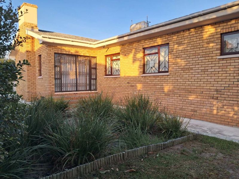 ELEGANT COASTAL RETREAT - Photo 8