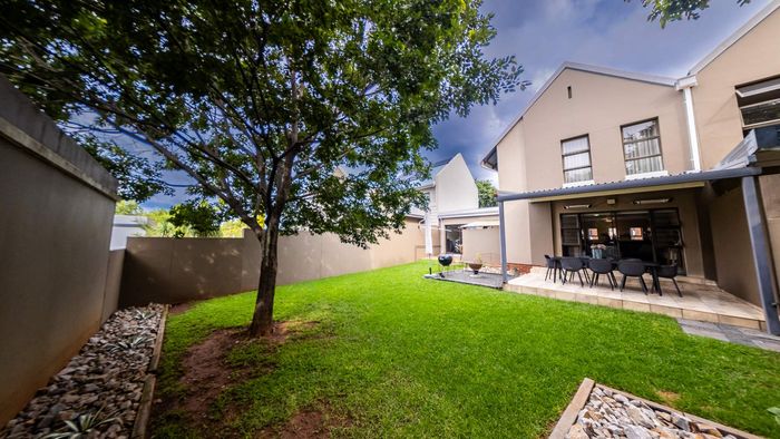 Property #2434829, Townhouse Pending Sale in Heritage Hill