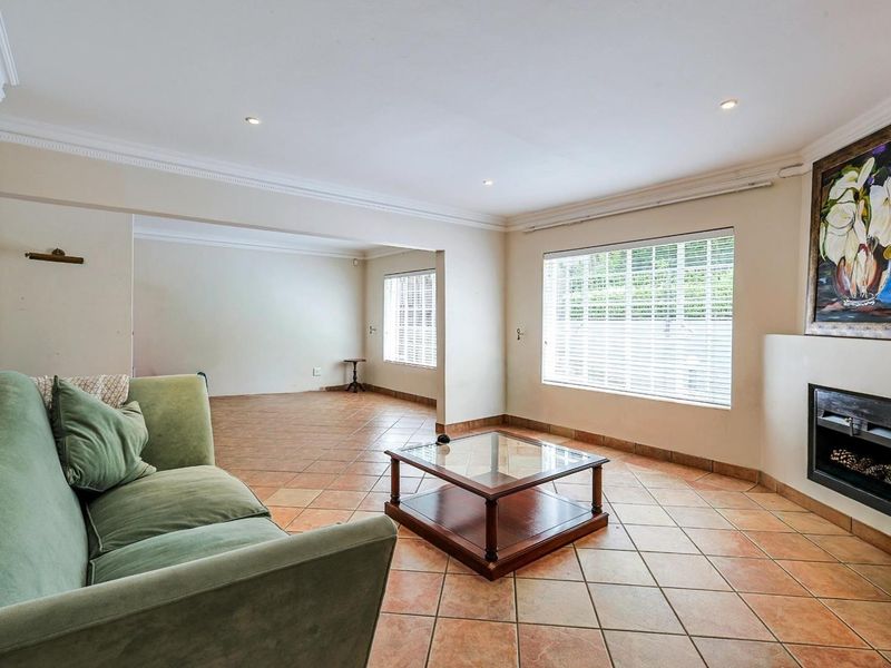 Timeless Elegance & Modern Luxury in an Exclusive Radcliffe Heights Enclave - Photo 10