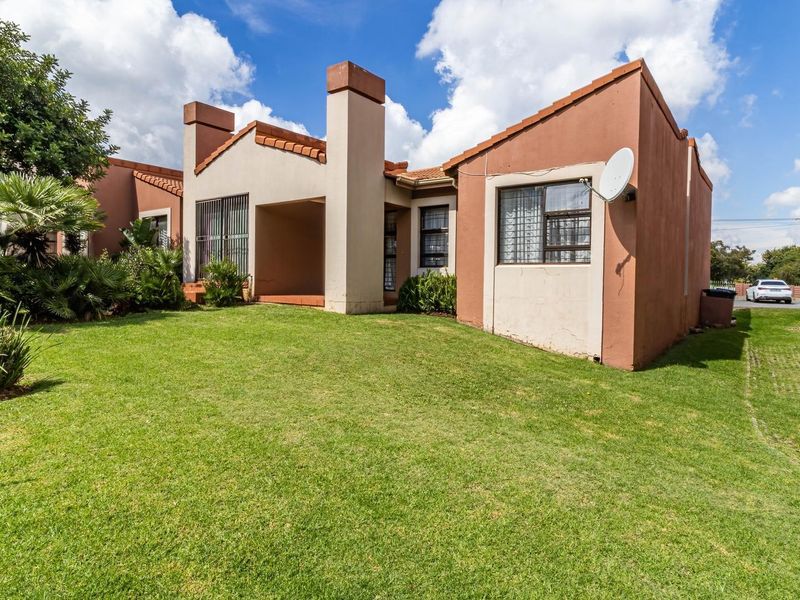 Live the Lifestyle: Renovated Ground-Floor Apartment + Braai Spot - Photo 2