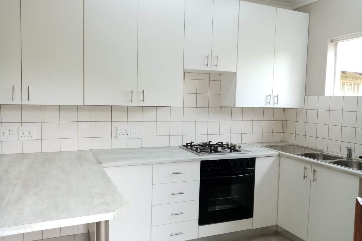 Stunning 1 bedroom cottage in Boskruin - Photo 4