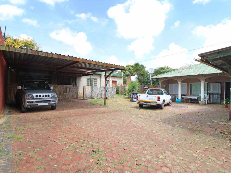 Charming Three-Bedroom Home for Rent: Perfect Blend of Comfort and Convenience - Photo 4