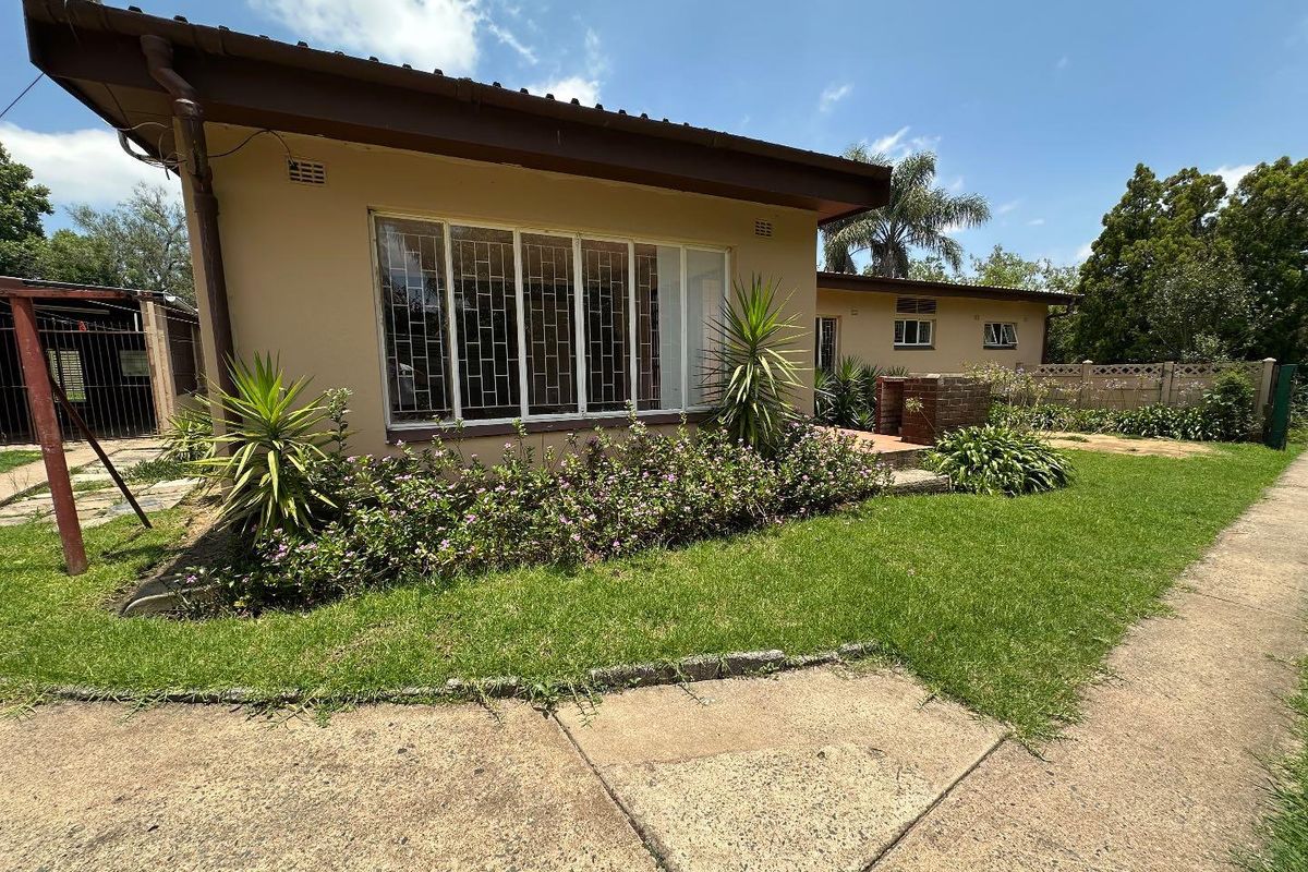 6 Bedroom home for sale - Photo 4
