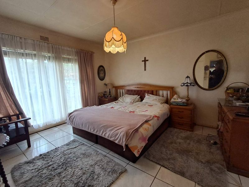 Endless Possibilities in This 3-Bedroom Family Home! - Photo 8