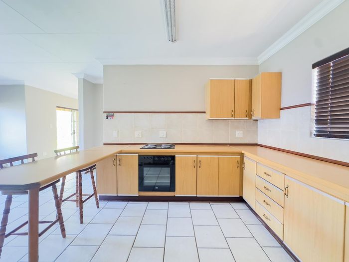 Property #2467773, House Pending Sale in Moreleta Park