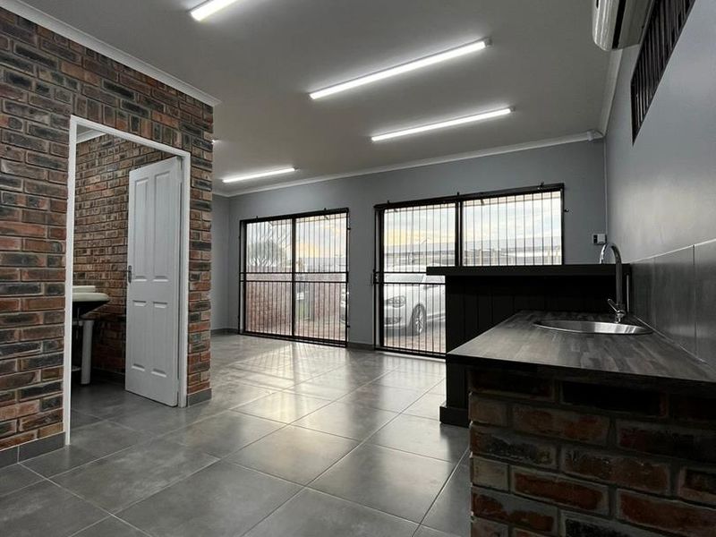 Prime Office & Wellness Space Perfect for Medical & Beauty Pros - Photo 9