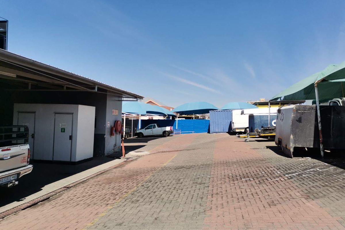 BARGAIN PROPERY FOR SALE IN THE HEART OF THE CITY - Photo 2