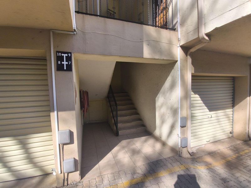 erene & Central: Peaceful 2-Bedroom Apartment in the Heart of Birchleigh - Photo 2