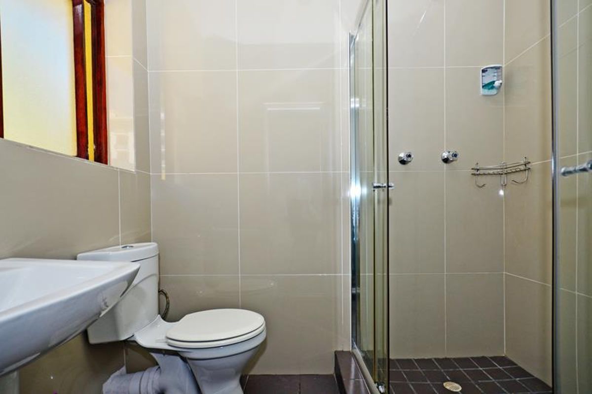 Furnished room in Communal living building - Photo 3