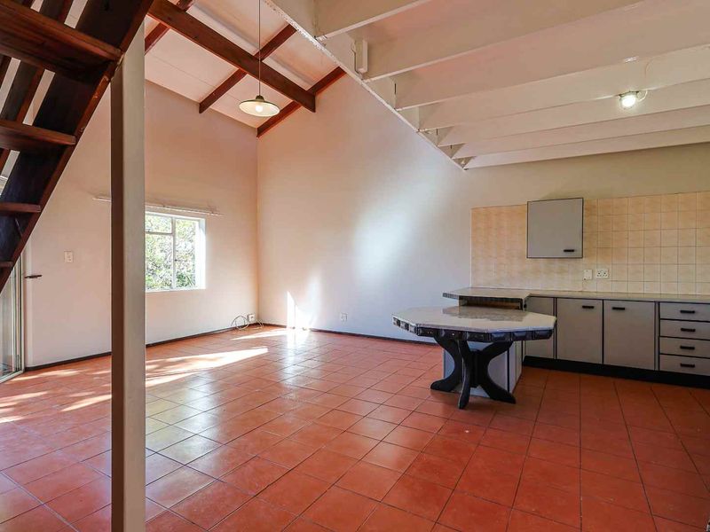 Exceptional Space, Prime Position, Outstanding Value. - Photo 6
