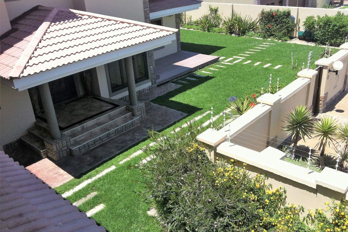 4 BEDROOM HOUSE FOR SALE, VOGELSTRAND  SWAKOPMUND - Photo 2