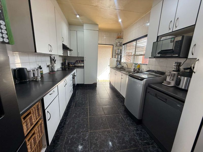 TWO HOMES. ONE INCREDIBLE OPPORTUNITY - Photo 7