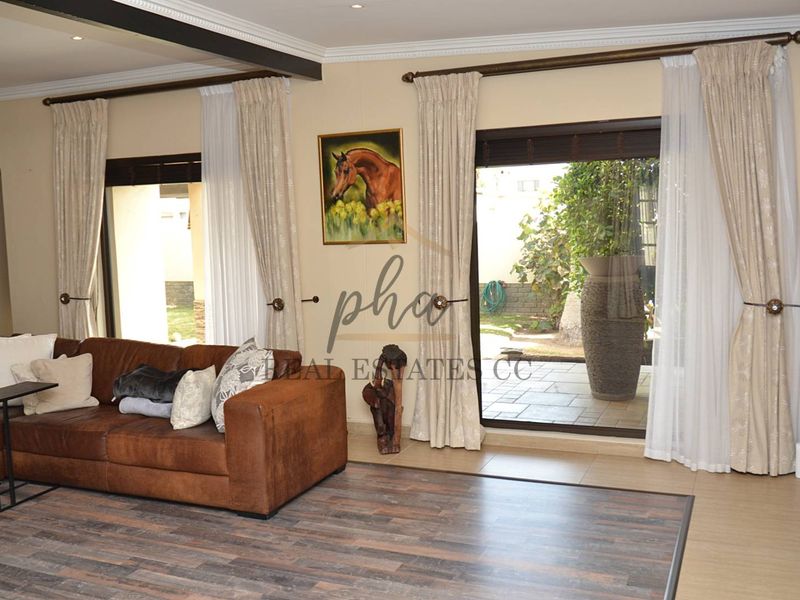 Stunning Four-Bedroom luxurious Home for Sale in Walvis Bay - Photo 5