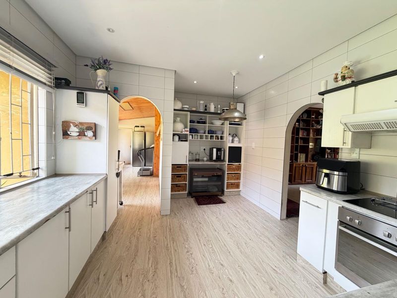 3 or 4 bedroom FAMILY HOME Selling! - Photo 4