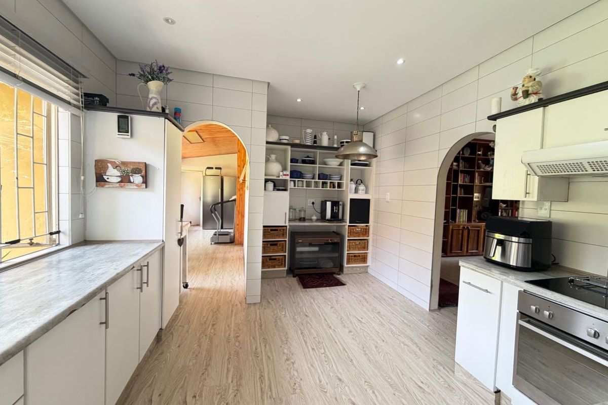3 or 4 bedroom FAMILY HOME Selling! - Photo 4