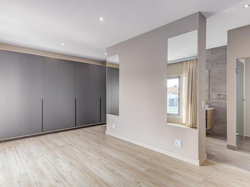 Step into a life where privacy, security, and understated luxury exist in perfect harmony. - Photo 6