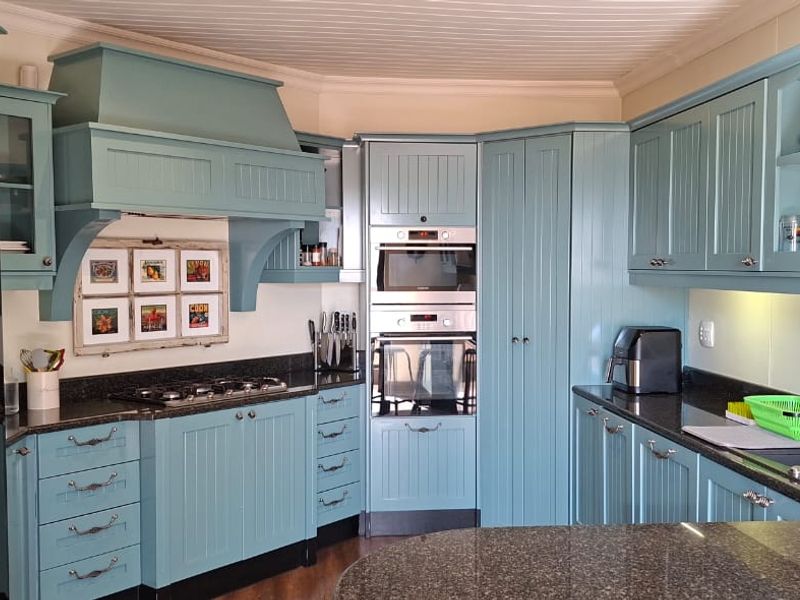 FOR SALE: STUNNING BEACHFRONT HOME WITH PANORAMIC SEA VIEWS, DOLPHIN BEACH, WALVIS BAY - Photo 5