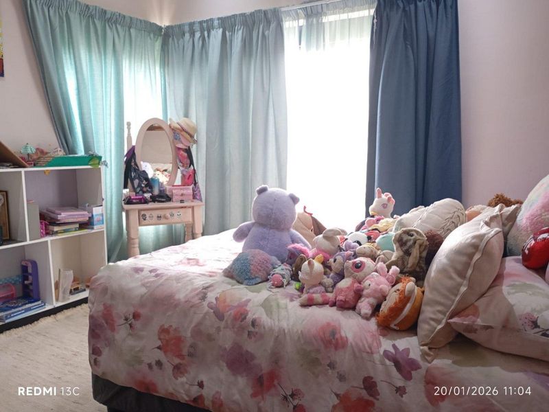 Elegant Family Living in Secure Glen Eagle Estate - Photo 3