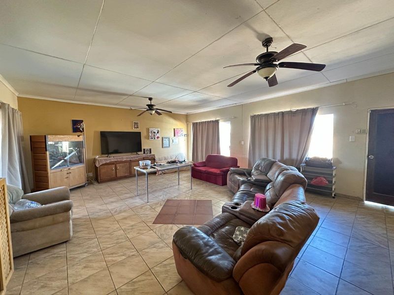 3 Bedroom House For Sale in Brakwater - Photo 5