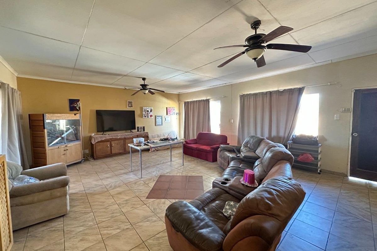 3 Bedroom House For Sale in Brakwater - Photo 5