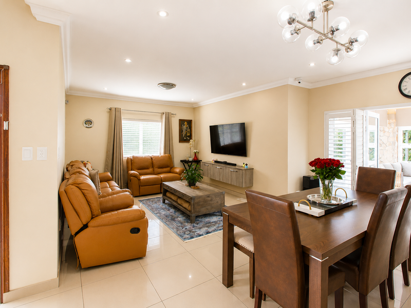Elegant Family Duplex in Blue Valley Golf Estate - Photo 5