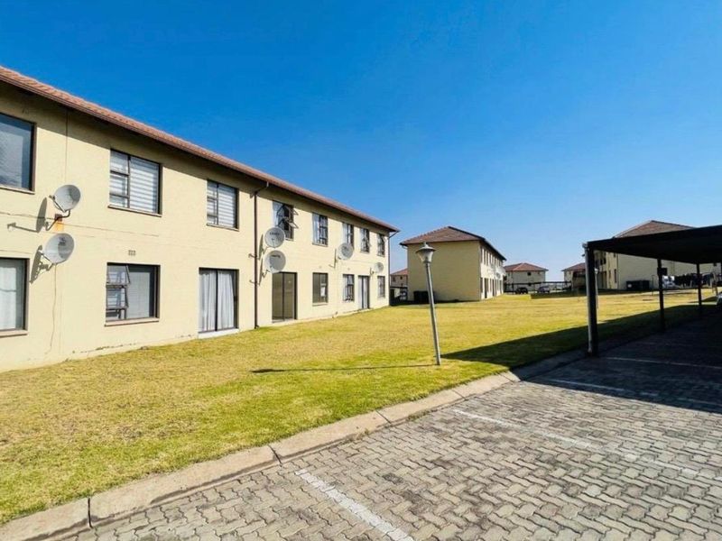 2 bedroom home for sale in parkrand - Photo 4