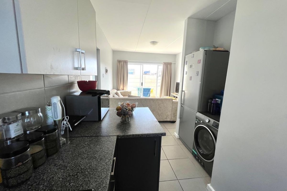 Lock up and go in Fairview. - Photo 2