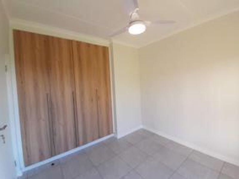 Modern 3 Bedroom to Let - Photo 4