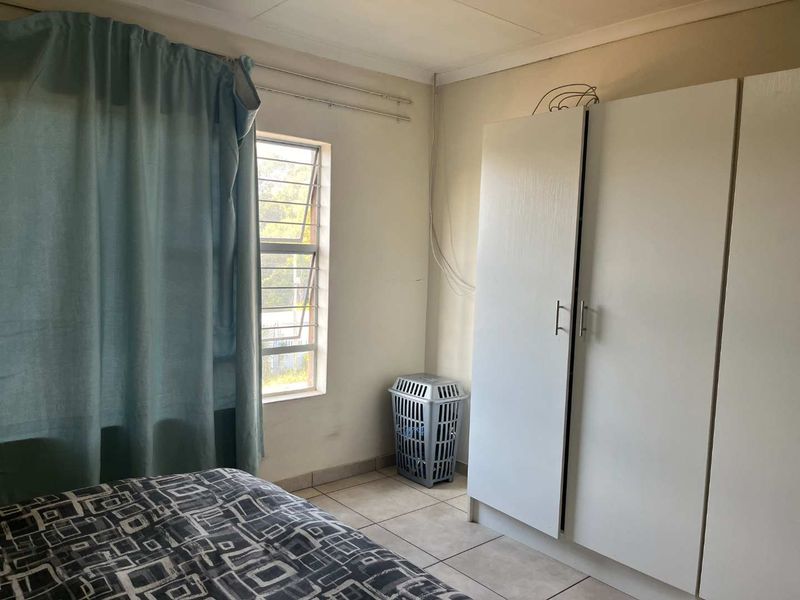 Perfect Easter gift to yourself or your family. 3-Bedroom Apartment in Ferndale, Randburg - Photo 10