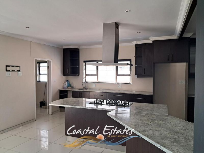 Stunning 4-Bedroom Family Home in Ext. 15 - Photo 10