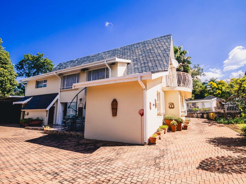 TWO SPACIOUS HOMES, ONE PRICE! - Photo 6